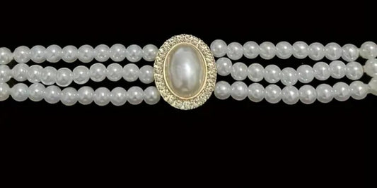 Unique Artificial White Pearl Necklace