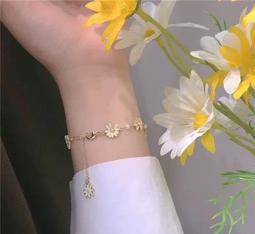 Elite Unique Flower Gold Plated bracelet