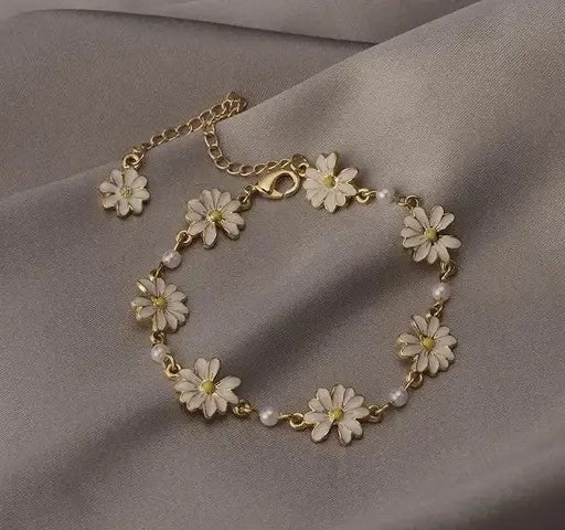 Elite Unique Flower Gold Plated bracelet