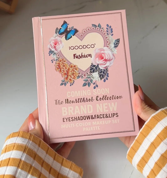 Auraaa 5 Pages Makeup Kit